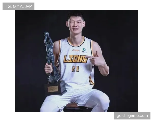 胡金秋这阵子生活咋感觉跟个低调富豪,出门像走T台似的谁还敢认得出 胡金秋这阵子生活咋感觉跟个低调富豪,出门像走T台似的谁还敢认得出