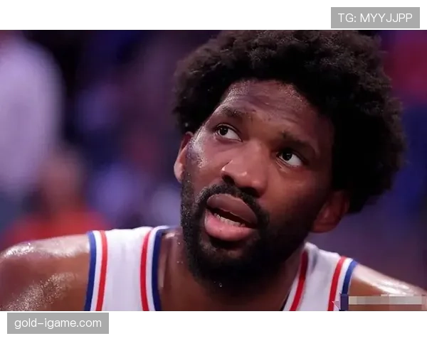 恩比德这生活节奏也太反差了吧，球场上猛兽，家里像在养老院蹲点？